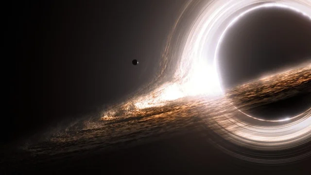 Nave Endurance próxima ao buraco negro Gargantua em Interestelar
