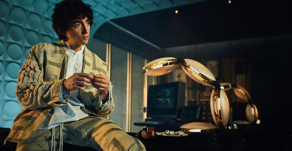 Boy Kavalier, o fundador da Prodigy Corp, umas das corporações em Alien